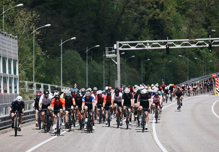 Трассу Адлер - Красная Поляна закроют из-за соревнований по триатлону