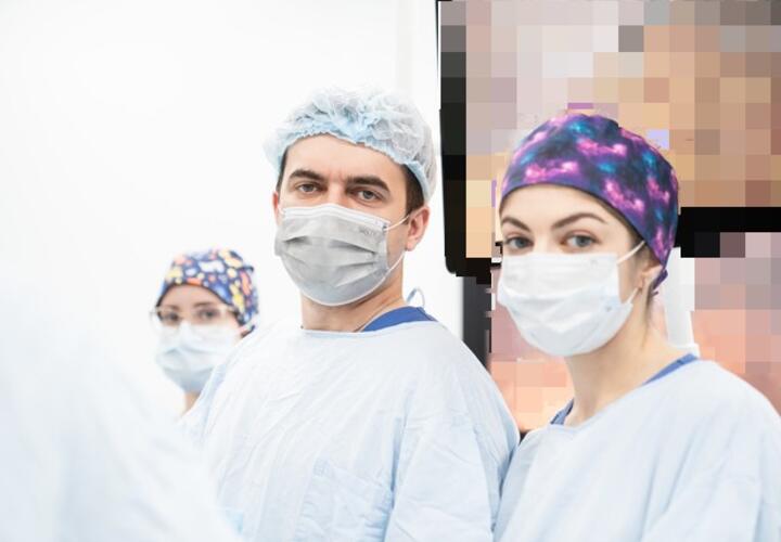 В 14 регионах России ввели масочный режим для медиков