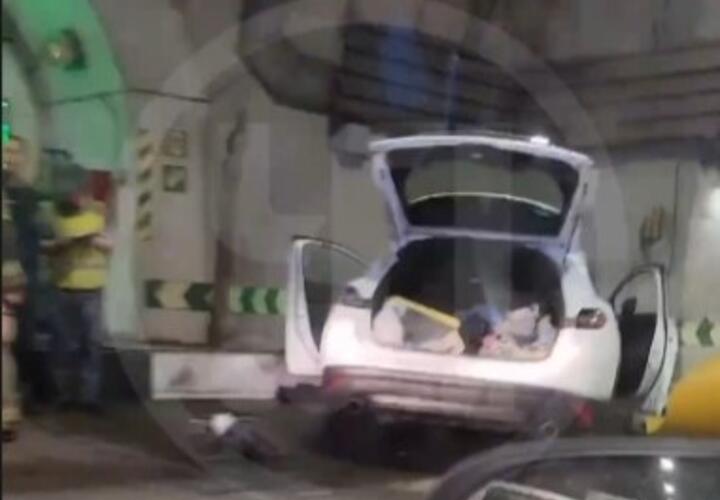 В Сочи крупный затор возник в  автомобильном тоннеле по направлению к Адлеру
