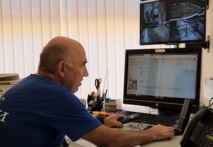 В Сочи спасатели купили ботинки заблудившейся туристке, чтобы спустить ее с горы 