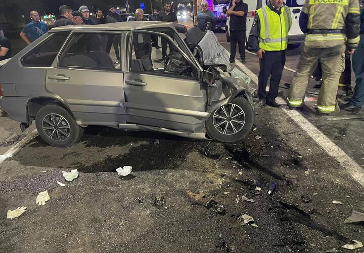 Выехал на встречку: в Армавире внедорожник врезался в автомобиль «ВАЗ»