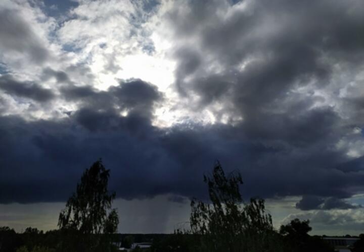 И никакой колбасы: врач рассказала, какие продукты противопоказаны метеозависимым людям