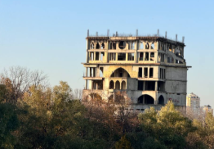 Краснодарцам надоел замок экс-мэра Евгения Первышова 