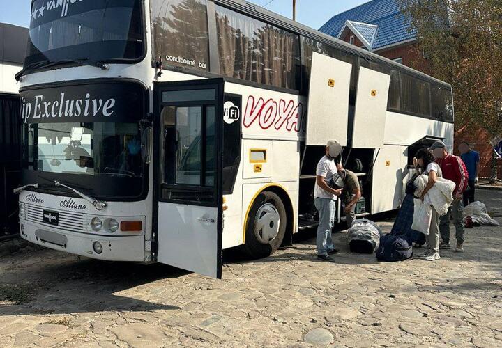 По Краснодару разъезжал автобус с толпой нелегальных мигрантов в салоне