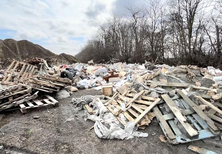 По уши в грязи: ущерб от стихийных свалок в Краснодаре оценили почти в 300 млн рублей
