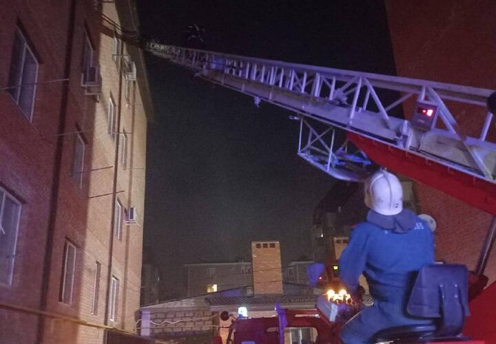 Пострадавшим от пожара в Краснодаре жильцам власти предложили помощь