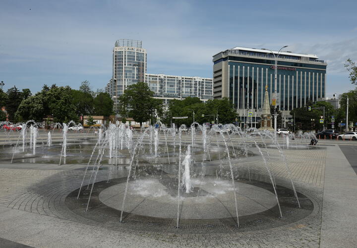 Стало известно, когда в Краснодаре, не смотря на теплую погоду, отключат фонтаны