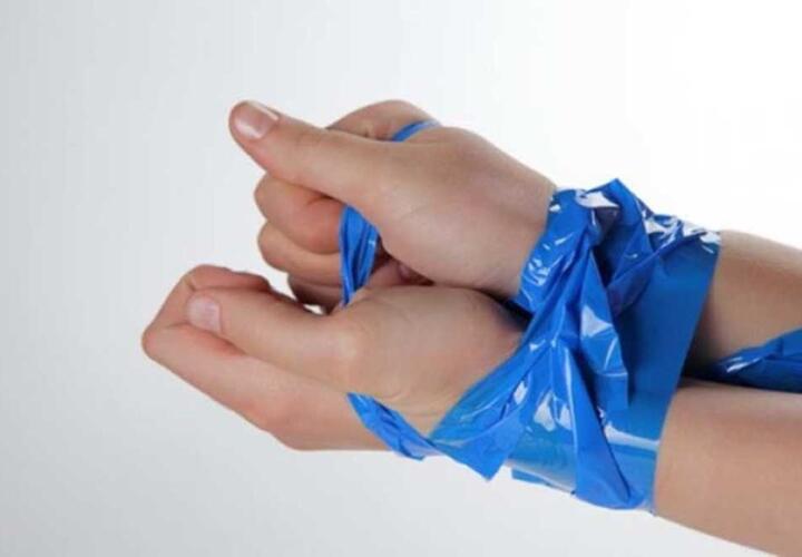 В кубанской столице бывший муж напал на супругу и похитил двух детей