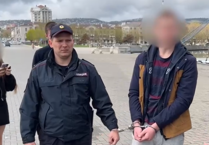 В Новороссийске 18-летнего неонациста посадили в колонию на три с половиной года