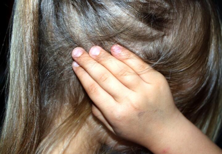 В Новороссийске отчим из Узбекистана надругался над падчерицей и скрылся