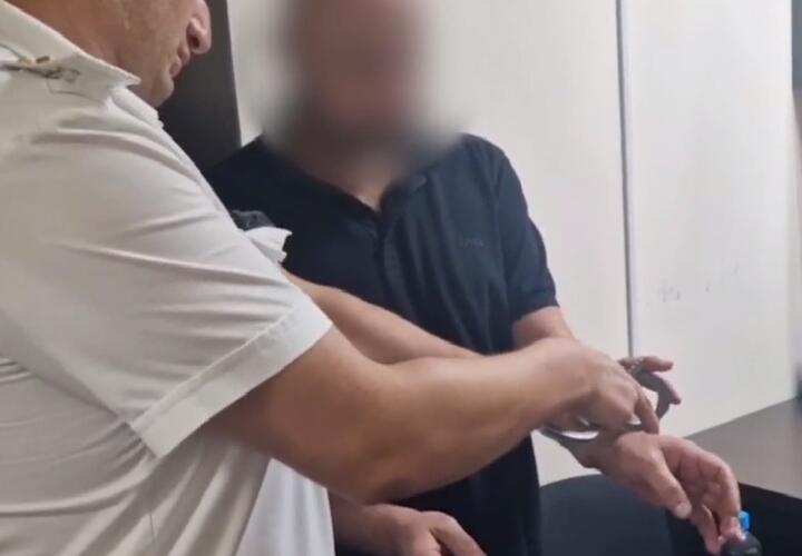 В Сочи мужчина из ревности задушил жену кабелем для зарядки