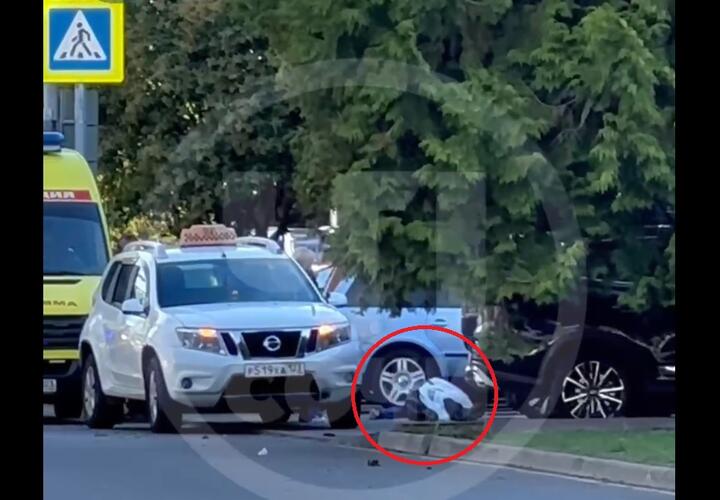 В Сочи на парковке нашли мертвого таксиста