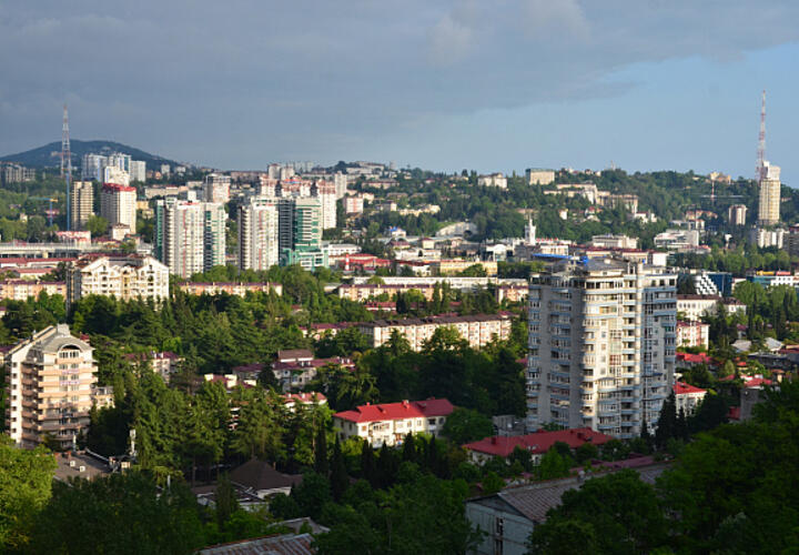 Власти Сочи пытаются отсудить более 300 млн рублей у застройщика крупного ЖК