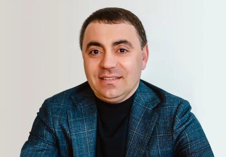 «Дорогой братишка»: депутат из Сочи Арменак Тозлян передал свою премию «Настоящие люди» мальчику-сироте