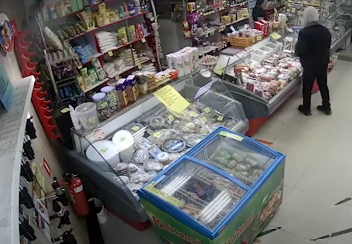 На Кубани осудят уборщицу, которая похищала сигареты и шоколад из магазина 