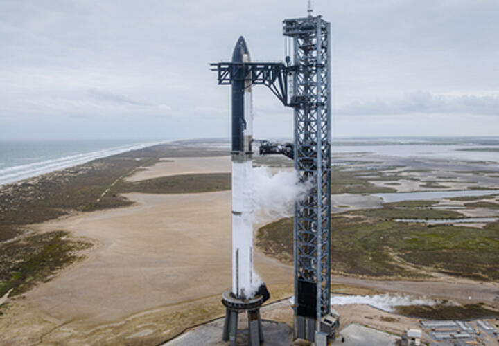 Полный провал: первая ступень космического корабля Starship компании Илона Маска взорвалась в воздухе