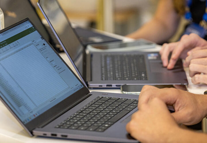 Пустая трата денег на анализы и колеса по цене золота: ТОП-10 за неделю