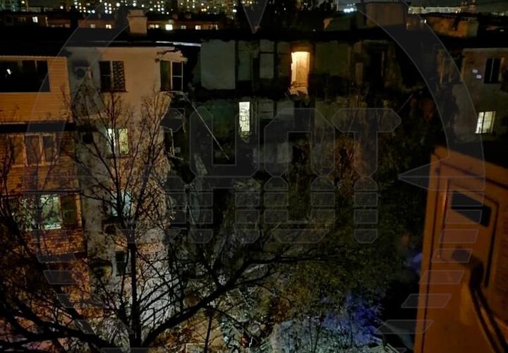 Спасатели обнаружили тело 84-летней женщины под развалинами дома в Астрахани