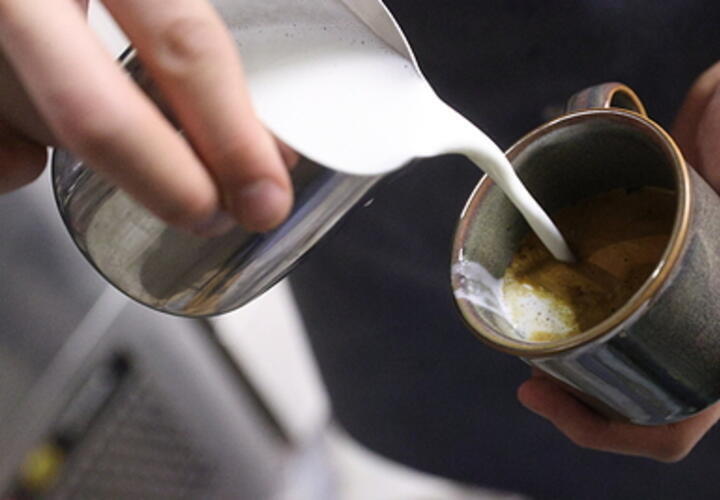 Транссексуалам разрешили принимать крещение, а вор съел украденные 7 тысяч рублей: что произошло, пока вы спали