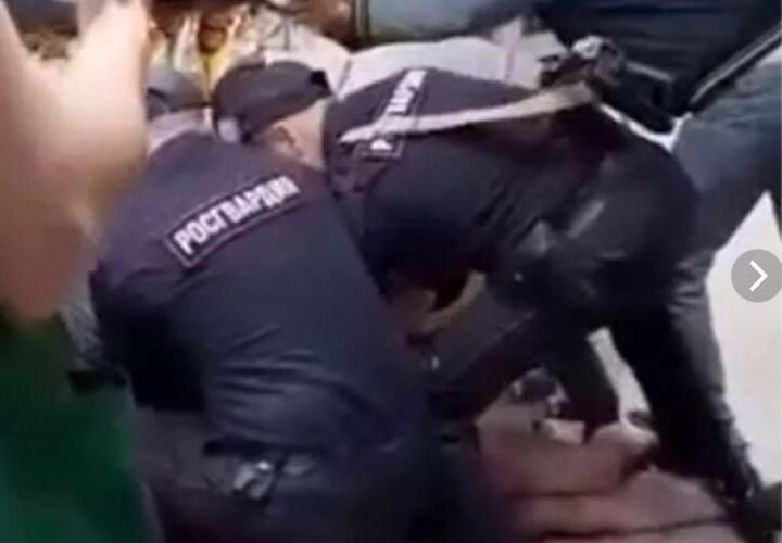 У туристов свои причуды: постоялец бегал по отелю в Сочи в чем мать родила