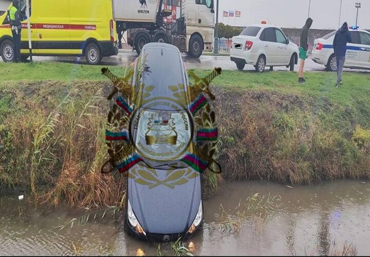 В Динском районе Кубани госпитализировали съехавшую в кювет автомобилистку