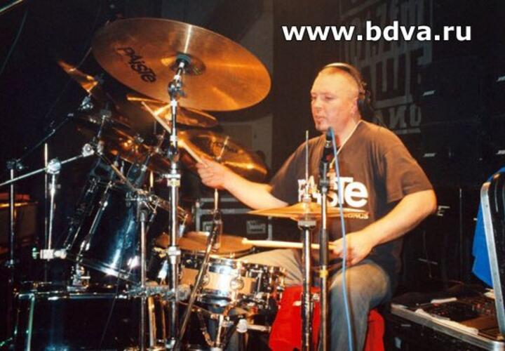 В московской квартире обнаружили тело бывшего ударника группы «БИ-2» Николая Плявина