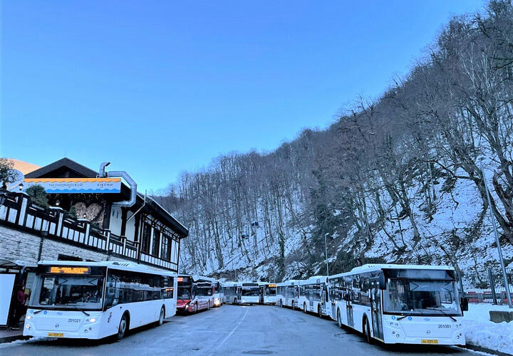 В новогодние праздники в горный кластер Сочи все-таки не пустят машины без зимней резины