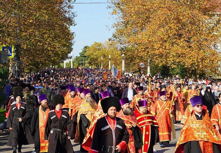 В Сочи движение транспорта в центре города запретят 19 ноября