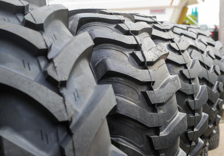 Можно без зазрения совести и нарушения закона ездить на всесезонной резине в зимнее время года