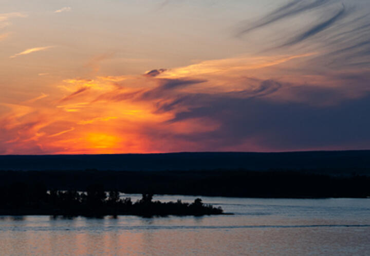  Врач рассказал, как влияют магнитные бури на организм человека