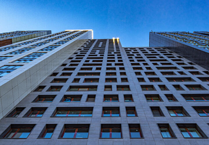 Девятилетний мальчик выпал с 14-го этажа в Краснодаре