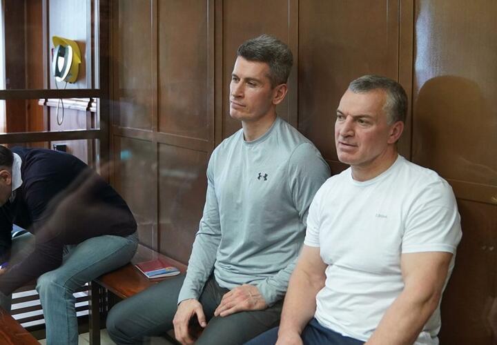 Экс-владельцам морпорта Новороссийска братьям Магомедовым Мосгорсуд смягчил приговор