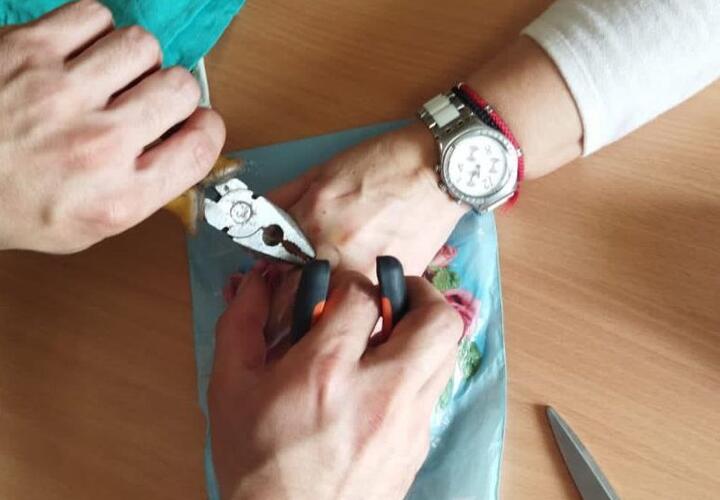 Кольцо с пальца жительницы Новороссийска снимали спасатели