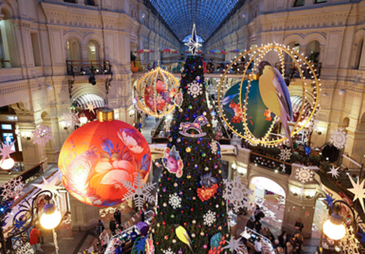 Лишь 1 из 9: число зрителей новогодних шоу на ТВ стремительно тает