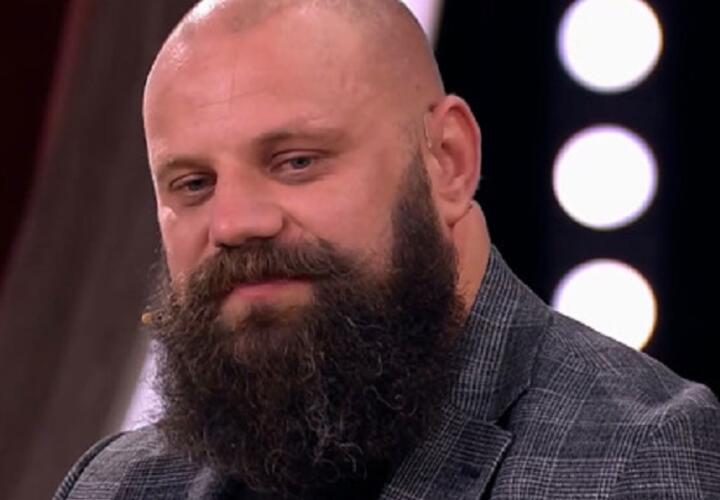 На улице избили безрукого инвалида-ветерана СВО