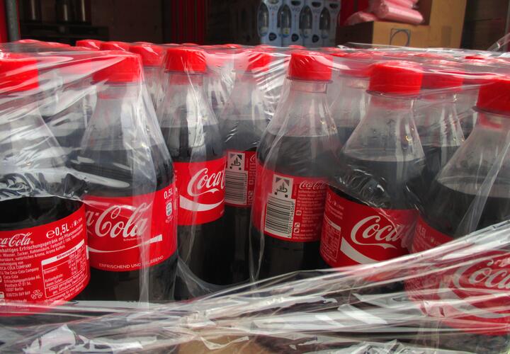 Почему нельзя пить кока-колу из Казахстана, рассказали в управлении торговли Краснодара