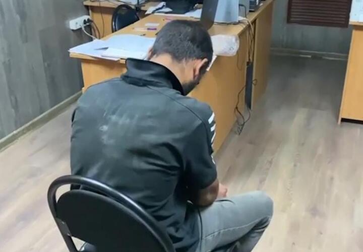 Мужчина срезал металлические изделия и сдавал их в пункт приема металлолома