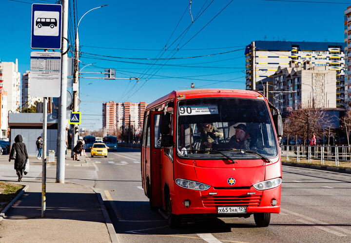 Стало известно, на каких маршрутах в Краснодаре проезд станет на пять рублей дороже