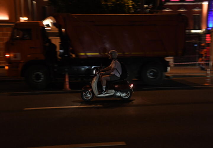 «Странно вилял»: в Сочи задержали пьяного и без прав скутериста