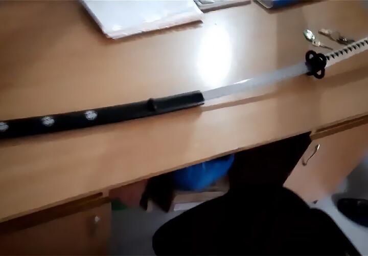 В Армавире студент пришел в техникум с катаной