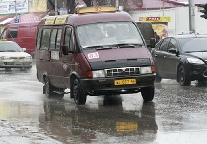 В Краснодарском крае людей на сельхозработы возят на ведрах