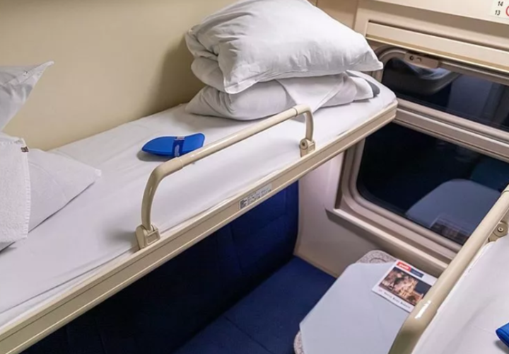 Новые купе оснащены розетками портами USB и светильниками