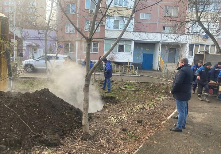 Без отопления и горячей воды из-за аварии остались 4 многоэтажки на улице Ставропольской в Краснодаре