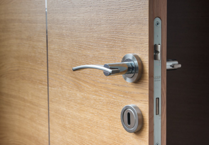 Черные риэлторы в Анапе присвоили жилье пенсионеров на общую сумму 287 миллионов рублей