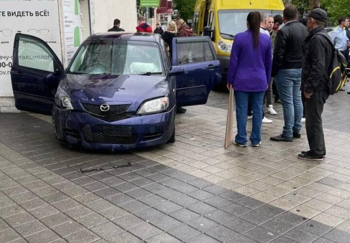 Девушка, которая сбила насмерть пенсионерку перед мэрией Краснодара, осуждена на 2 года условно