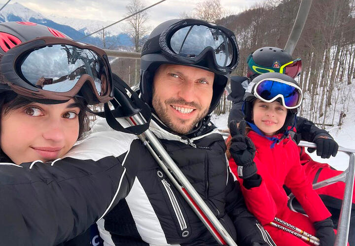 Коллега Зеленского по КВН Александр Ревва поделился семейными фото с отдыха в Сочи