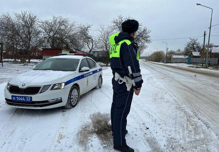 Мокрый снег и туман: водителей на Кубани предупреждают о сложных погодных условиях на трассе М-4 «Дон»