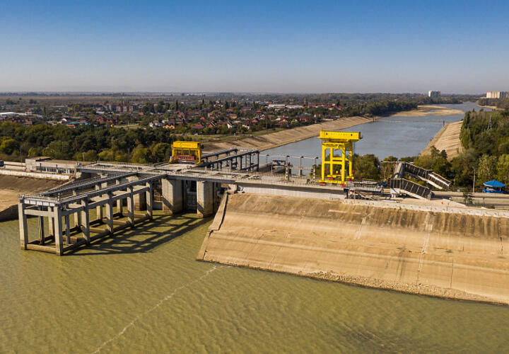 Осадков много: жители Краснодара боятся, что городское водохранилище переполнится