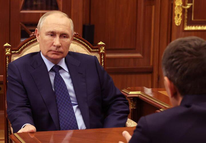 Путин принял участие в Крещенских купаниях