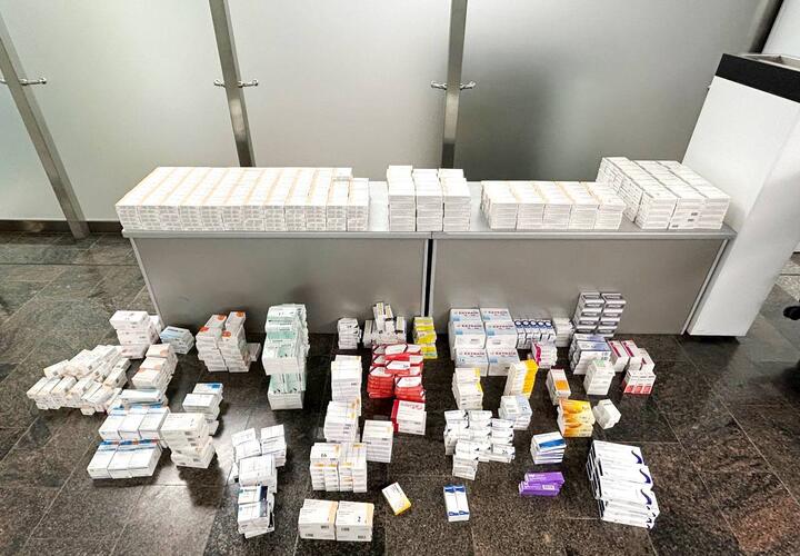 Только для себя: пассажиры рейса из Стамбула пытались ввезти в Сочи 48 кг лекарств